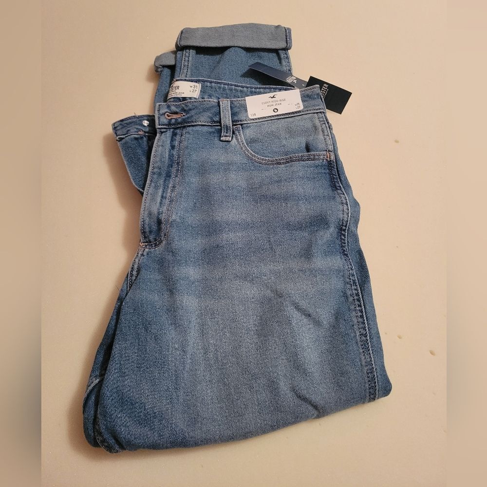 Curvy High-Rise Mom Jeans